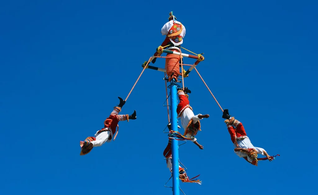 Voladores de Papantla | Imagen extraída de mexicodesconocido.com.mx