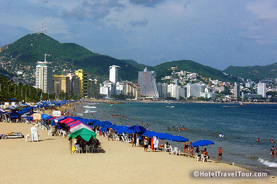 Hornos Beach and Tamarindos Beach. Image extracted from www.playasmexico.com.mx