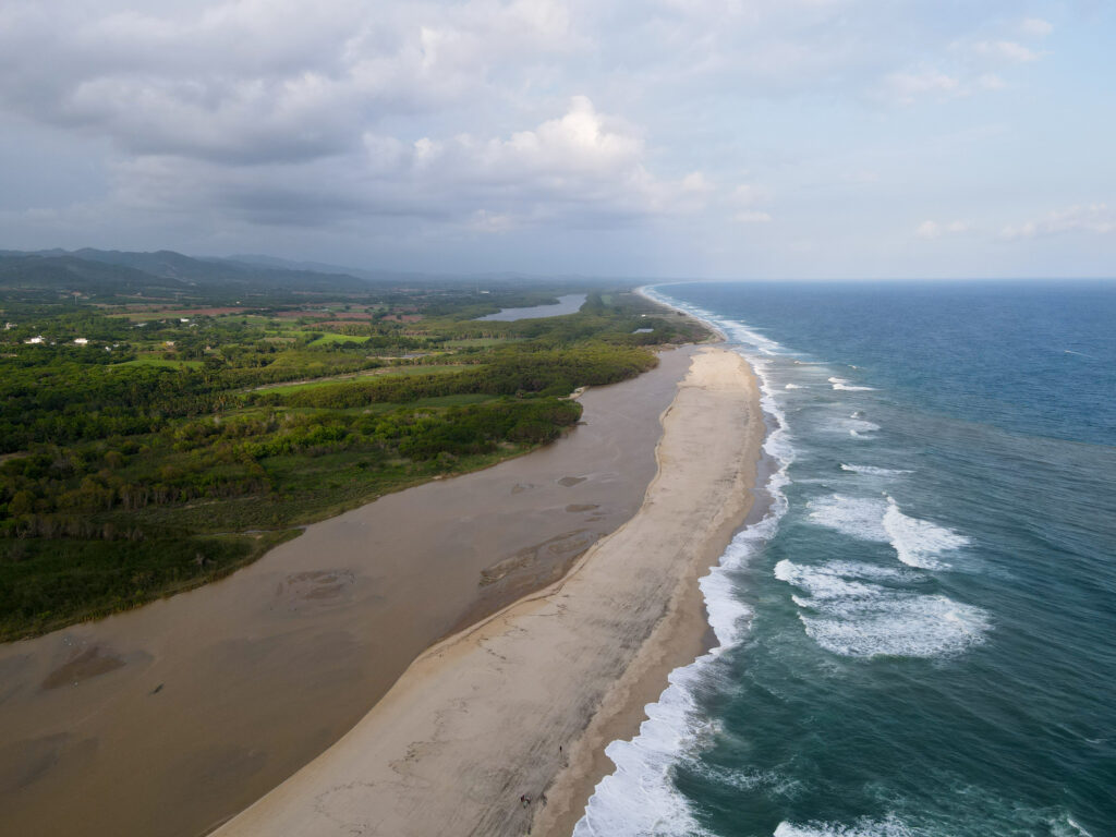 Playa la Barra | Image extracted from puertoescondidoguide.com